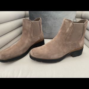 Timberland grey suede booties size 10